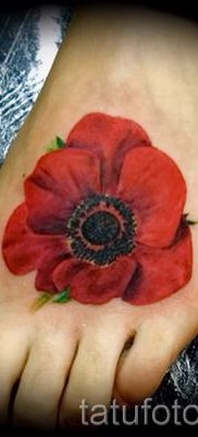 وشم الخشخاش على الساق - صورة لمقال حول معنى الوشم 4