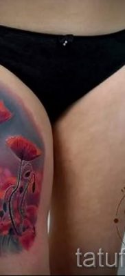 وشم الخشخاش على الساق - صورة لمقال حول معنى الوشم 2