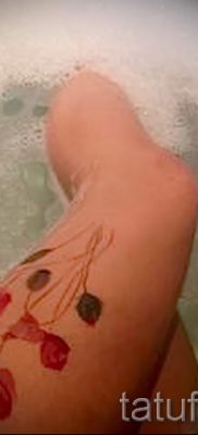 وشم الخشخاش على ساقه - صور لمقال حول أهمية الوشم 2