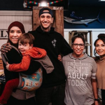 Travis Ross - The Lost Cove Co - umjetnik tetovaža koji je liječnicima donirao rukavice i maske - fotografija 2