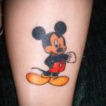 Mickey egér tetoválás a lábán - kész tetoválás 16052016 -ból 11