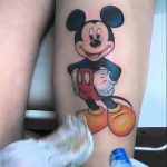 Mickey egér tetoválás a lábán - kész tetoválás 16052016 -ból 12