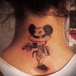 Mickey egér tetoválás a nyakon - kész tetoválás 16052016 -ból 1