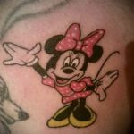 Mickey egér tetoválás lánynak - kész tetoválás 16052016 -ból 2