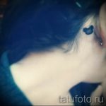 Mickey egér tetoválás a fül mögött - kész tetoválás 16052016 -ból 2