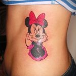 Mickey egér tetoválás a hasán - kész tetoválás 16052016 -ból 3