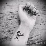 Mickey egér tetoválás a csuklón - kész tetoválás 16052016 -ból 1