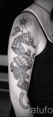 Tengeri ló tetoválás - fotó példa a kész tetoválásra a 36 jelentéséről szóló cikkhez