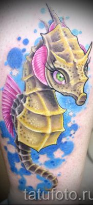 Tengeri ló tetoválás - fotó példa a kész tetoválásra a 6 jelentéséről szóló cikkhez