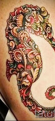 Tengeri ló tetoválás - fotó példa a kész tetoválásra az 1 jelentéséről szóló cikkhez