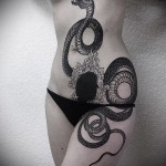 татуировка на змия на бедрото - примери за готови снимки на татуировка 01022016 5