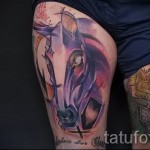 татуировка на коня на бедрото 1