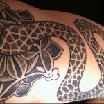 татуировка на змия на бедрото - примери за готови татуировки на снимки 01022016 2