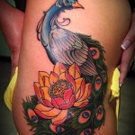 татуировка на паун на бедрото - примери за готови татуировки на снимки 01022016 3