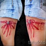 татуировка на бедрата на жартиера 4