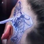 a női fej tetoválás alkalmazásának folyamata