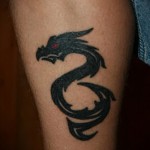 sárkány tetoválás a borjún - fotó példa 20122015 -ből # 15