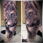 oroszlán tetoválás a borjú lábán - fényképes példa 20122015 -ös számból