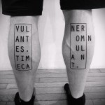 tetoválás a lábszár feliratain - fotó példa 20122015 16. szám