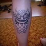 bagoly tetoválás a borjú lábán - fotó példa 20122015 -ből 6. sz