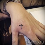 Kreuz -Tattoo auf der Hand - Fotos und Beispiele von 01032016 3