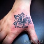 Rose tatouage sur la main - photographyies et des exampleles de 01032016 2