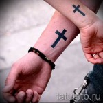tatouage croix sur la main - photographyies et des exampleles de 01032016 1
