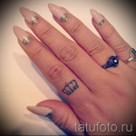 Tätowierung auf der Hand Krone - Bilder und Beispiele von 01032016 3