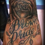 Tätowierung auf der Hand Schriftzug - Fotos und Beispiele von 01032016 2