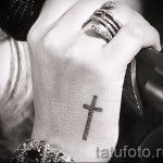 kereszt tetoválás a kezén - fotók és példák a 01032016 -ból 10