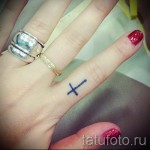 kereszt tetoválás a csuklón - fotók és példák a 01032016 -ból 12