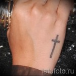 kereszttetoválás a csuklón - fotók és példák a 01032016 -ból 14