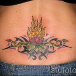 női farokcsont tetoválás 1