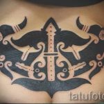 női farokcsont tetoválás 3