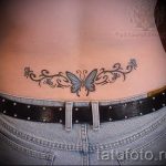 farokcsont tetoválás - fényképes példa egy kész tetoválásra a testen 6