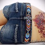 farokcsont tetoválás - fényképes példa egy kész tetoválásra a testen 7