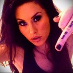 надписът на средния пръст (fakovka) - татуировка на пръста за момиче (татуировка - татуировка- снимка)