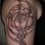 naprendszer tetoválás - - férfi váll tetoválás