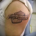 motoros tetoválás - - férfi váll tetoválás