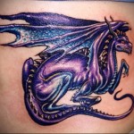 lila sárkány tetoválás