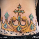 korona tetoválás drágakövekkel