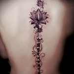 tatu-na-pozvonochnike-risunok-vdol-primer-foto-013-tatufoto-ru