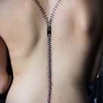 tatu-na-pozvonochnike-risunok-vdol-primer-foto-073-tatufoto-ru