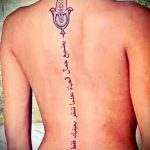 tatu-na-pozvonochnike-risunok-vdol-primer-foto-074-tatufoto-ru