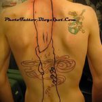 tatu-na-pozvonochnike-risunok-vdol-primer-foto-097-tatufoto-ru