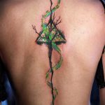 tatu-na-pozvonochnike-risunok-vdol-primer-foto-103-tatufoto-ru