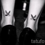 madártetoválás a bokáján - példa a képen 2