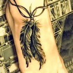 toll tetoválás a bokáján 1