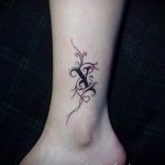 felirat tetoválás a bokáján - példa a képen 2