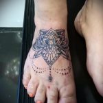 татуировка лотос на крак 4